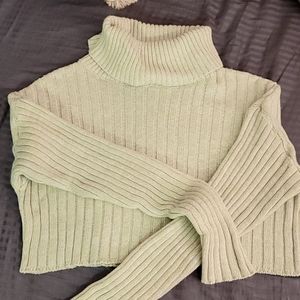 Cropped Knitted Turtleneck